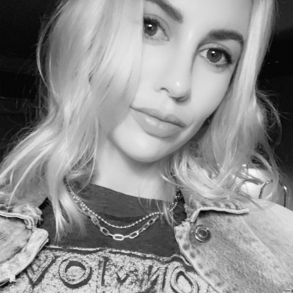 Meet your Posher, Jo - Picture 2 of 5